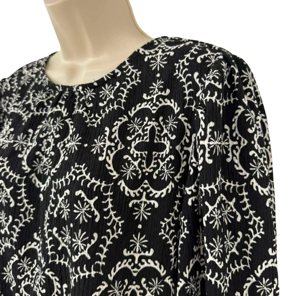 Ann Taylor Loft Black White Print Puff Long Sleeve Lightweight Top Shirt sz M